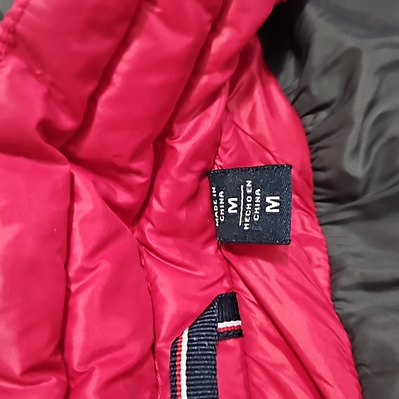 Medium, Tommy Hilfiger Hooded Packable lightweight jacket, Gray and Pink - Picture 3 of 11
